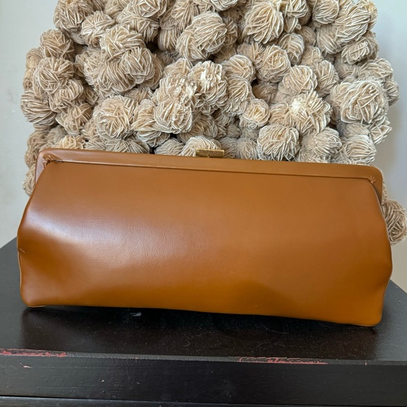 HL Handbags - Vintage HL Camel Clutch Aprx: 12”x5.5”x2” Inner Coin & Money Purses